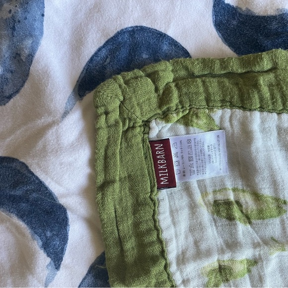 Bundle: Sleep Sack, Moses Basket liner & Muslin Cloth - Picture 7 of 9